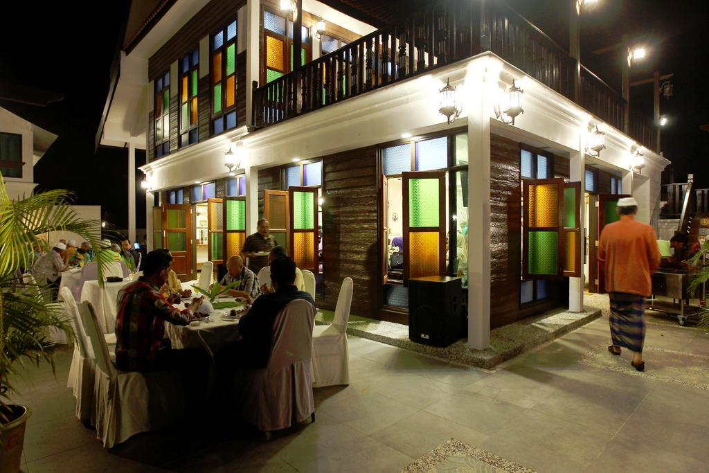 The Manor Beach Resort Besut Kampung Kuala Besut Extérieur photo