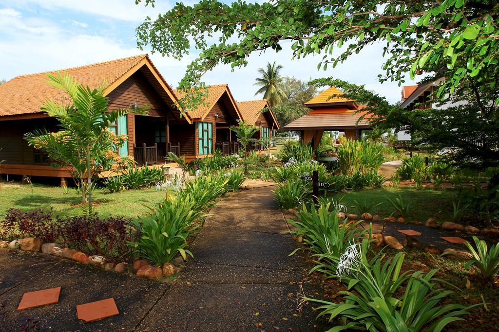 The Manor Beach Resort Besut Kampung Kuala Besut Extérieur photo