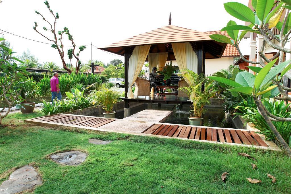 The Manor Beach Resort Besut Kampung Kuala Besut Extérieur photo