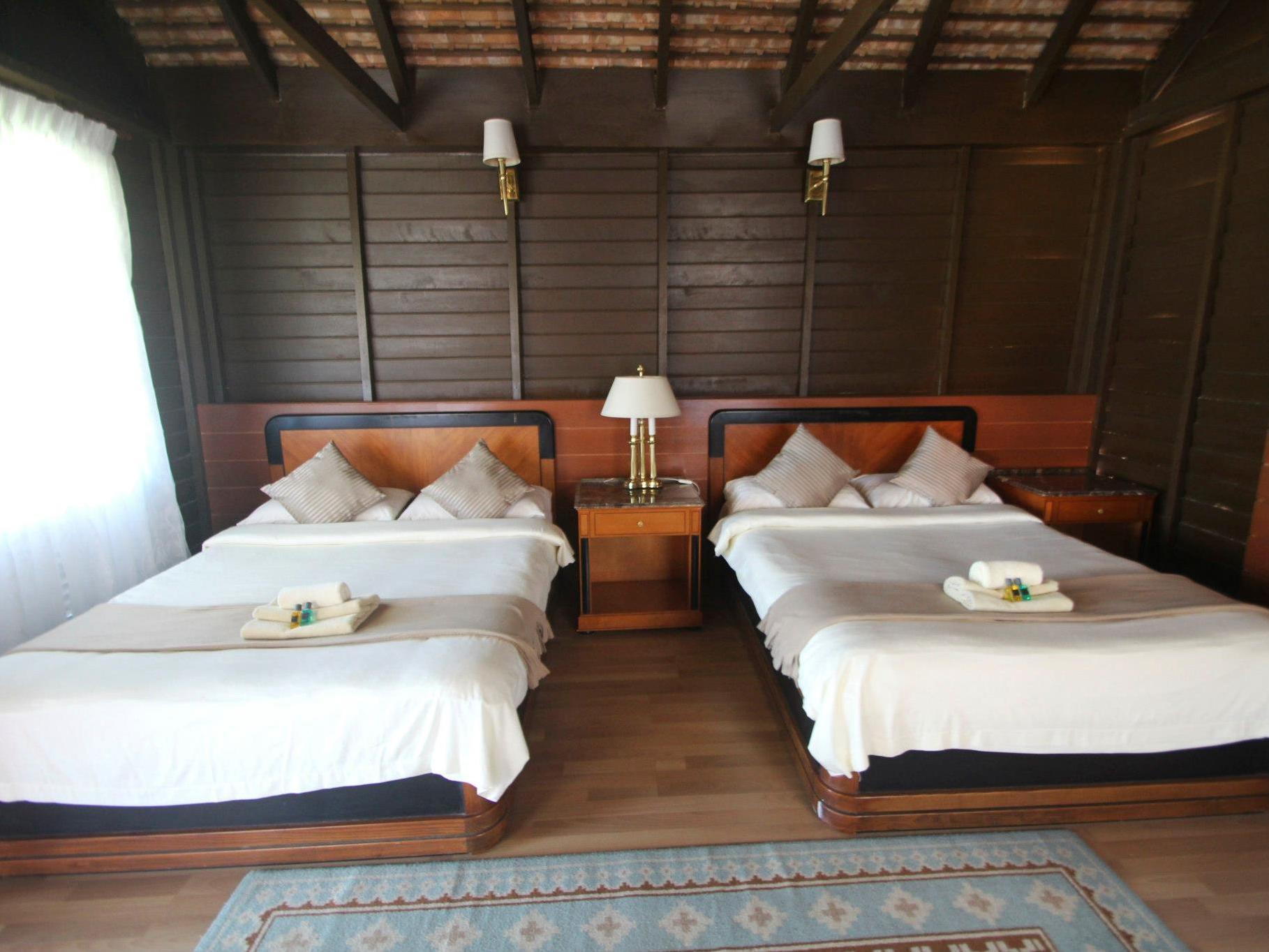 The Manor Beach Resort Besut Kampung Kuala Besut Extérieur photo