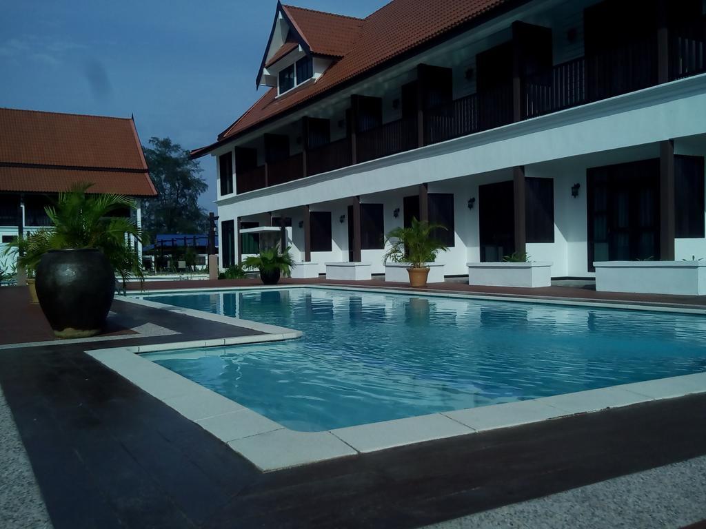 The Manor Beach Resort Besut Kampung Kuala Besut Extérieur photo