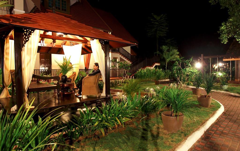 The Manor Beach Resort Besut Kampung Kuala Besut Extérieur photo