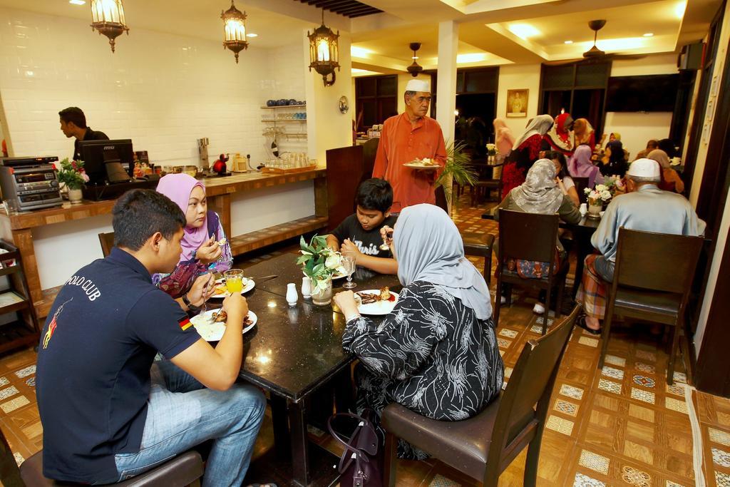 The Manor Beach Resort Besut Kampung Kuala Besut Extérieur photo