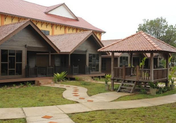 The Manor Beach Resort Besut Kampung Kuala Besut Extérieur photo